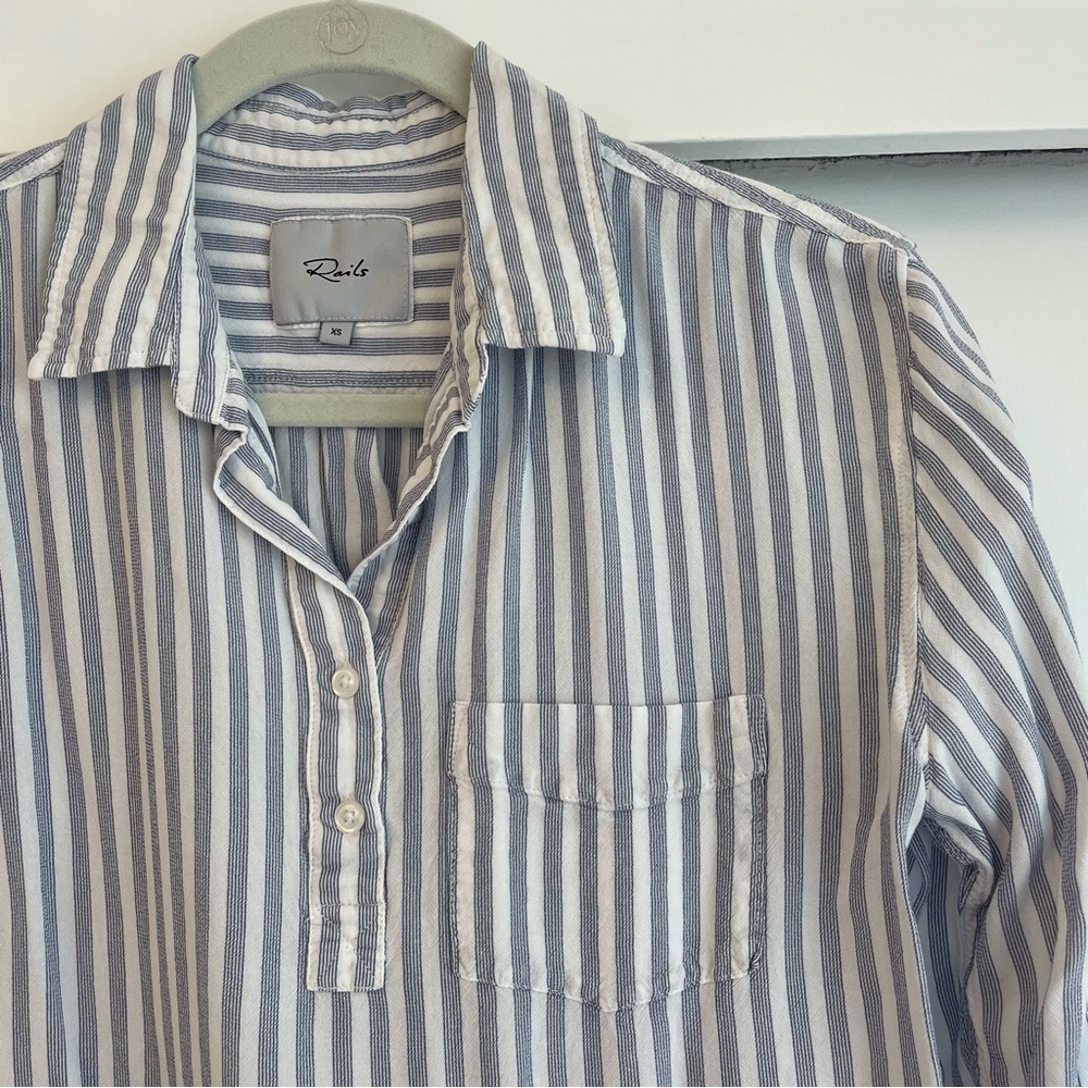 Rails Elle Button Down Pocket Blouse In Blue Admi… - image 6